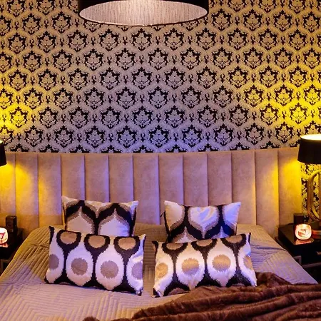 Suitedreams - Ruby * Lieja