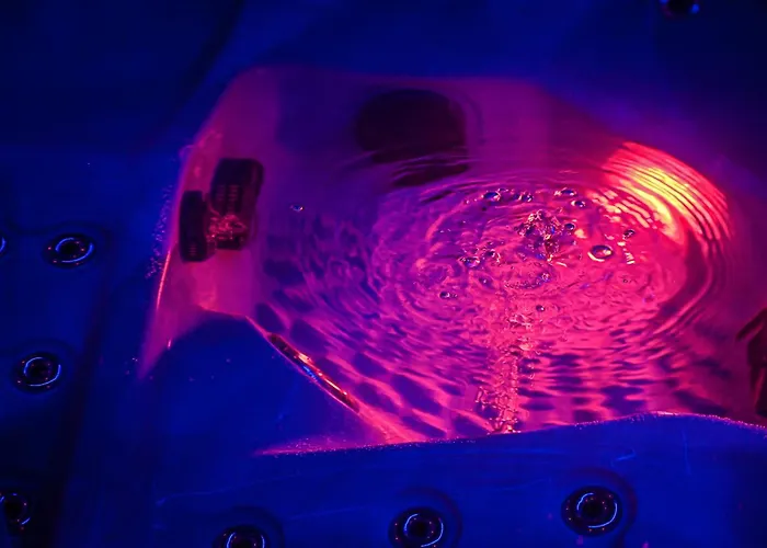 Suitedreams - Ruby Liege